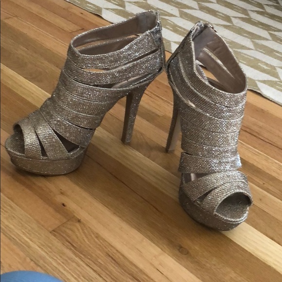 Gold sparkly heels - Picture 2 of 3